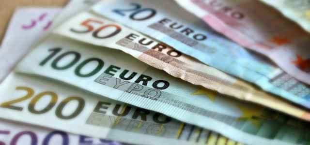 Al momento stai visualizzando Limite contanti 2023: fissato a 5.000 euro il tetto per i pagamenti